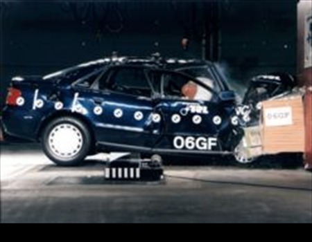 Краш тест Audi A4 (1997)